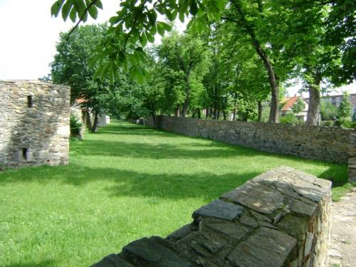 hradební příkop - park Promenáda